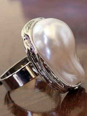 Elegant Silver Ring with Baroque White Pearl